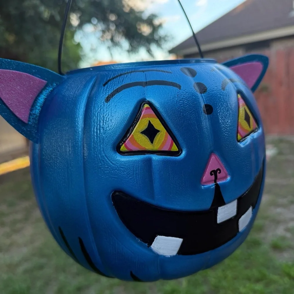 KPOP DEMON HUNTERS DERPY THE TIGER HALLOWEEN BUCKET (Set of 2) - Picture 2 of 2